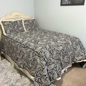 Black and Cream Linen Bedding